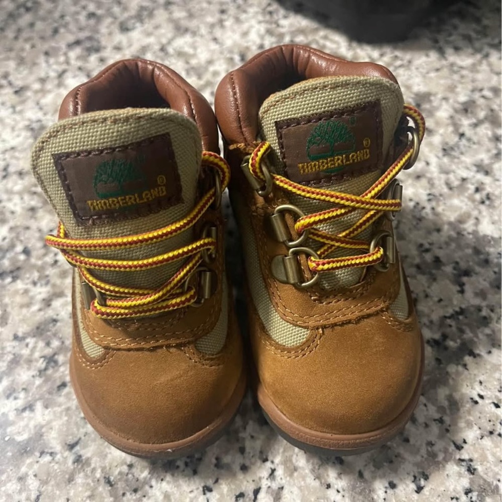 FLASH SALE! Timberland Brown Hiking Boots Sturdy Outdoor Design - Picture 4 of 5